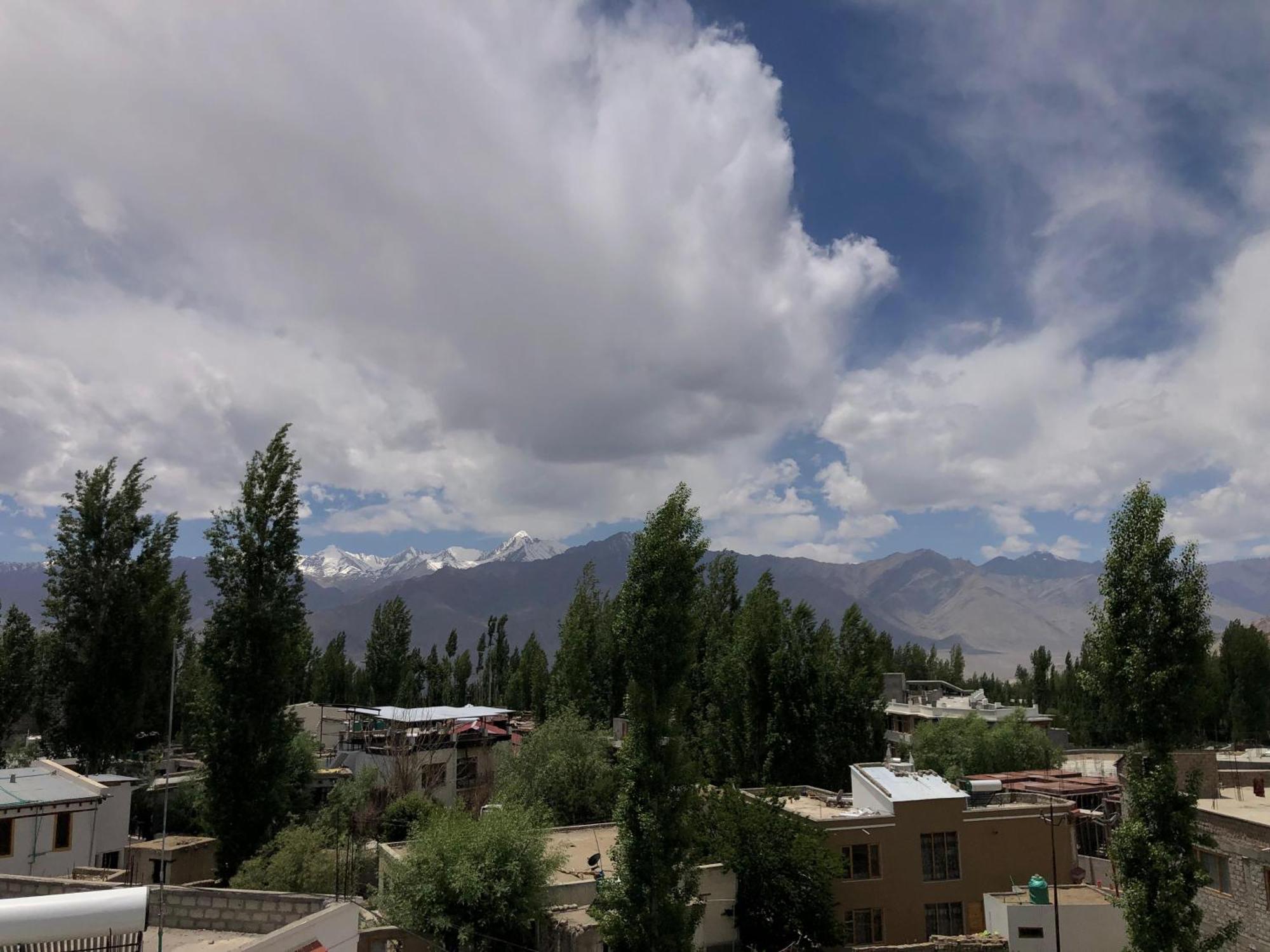 Lha-Zes Hotel Leh Exterior photo